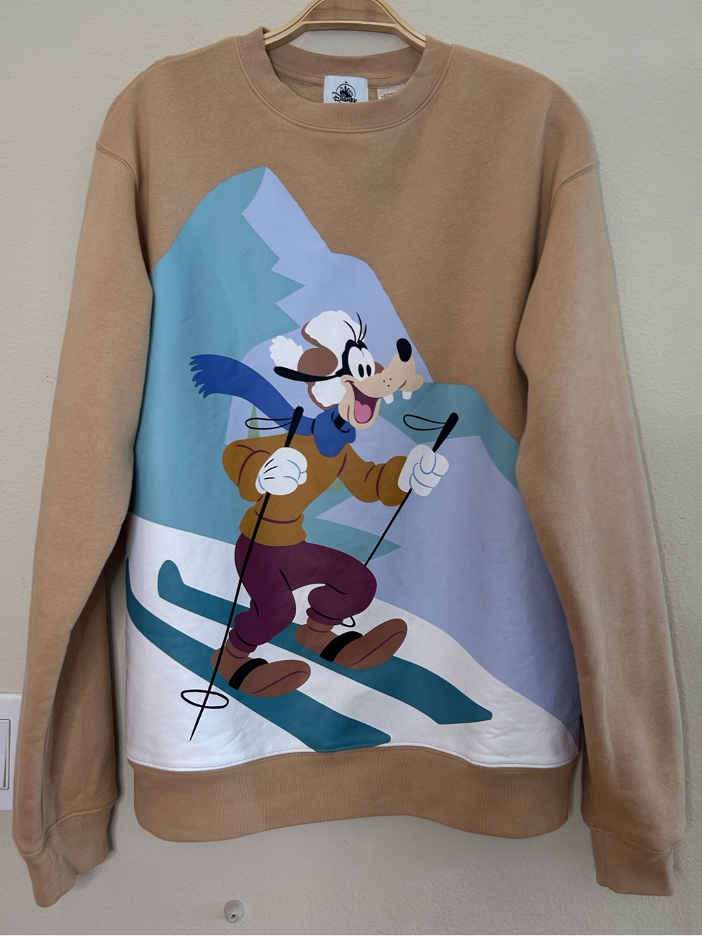 Disney Goofy Skiing Homestead Sweartshirt Tan Pullover Medium Disneyland